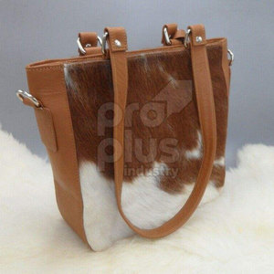 กระเป๋าหนังวัวแท้ทรงคลาสสิกสำหรับผู้หญิง ดีไซน์หรูหรา หนังวัวแท้คุณภาพสูง กระเป๋าแฟชั่นสำหรับผู้หญิง - Product Image 4