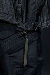 Nueva llegada personalizada Cyberpunk Techwear chaqueta de moda para hombres transpirable negro con capucha impermeable chaqueta Streetwear - Product Image 6