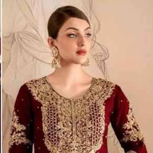 Lujosa ropa de invierno: Pure Georgette Gharara con Heavy Moti & Sequence Work, Dull Shantoon Inner y Fancy Dupatta - Product Image 1