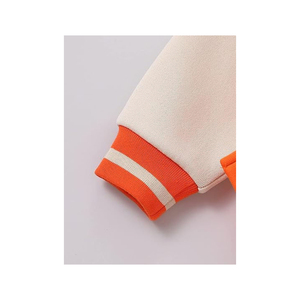 Veste de style universitaire orange et crème pour enfants, avec patch lettre A, bordure côtelée rayée, fermeture à boutons-pression, vêtement décontracté urbain tendance - Product Image 4