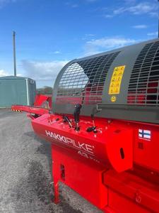 Livraison gratuite Hakki Pilke 43 Pro, processeur de bois professionnel, capacité de 15 tonnes de bûches de 430 mm, PTO / 15 kW, convoyeur hydraulique électrique - Product Image 4