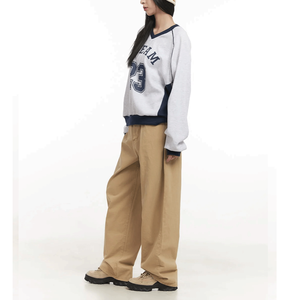 Pantalons amples pour femmes conçus pour le style urbain, offrant un confort ample et un look moderne décontracté et tendance - Product Image 3