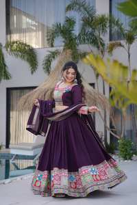 Ensemble moderne de lehenga choli et dupatta de créateur, idéal pour les fêtes - Product Image 3