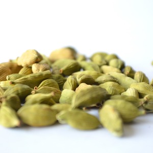 Cardamome verte biologique de haute qualité 8 mm et Elaichi vert (Elaichi) 7 mm d'Inde, épices brutes séchées pour les commerçants - Product Image 3