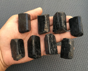 2ชิ้นคริสตัลทัวร์มาลีนธรรมชาติสีดำขนาด25x40-30x45มม. พลอยทัวร์มาลีนแบบหลวมอัญมณีสีดำทัวร์มาลีนคริสตัลดิบ" - Product Image 2