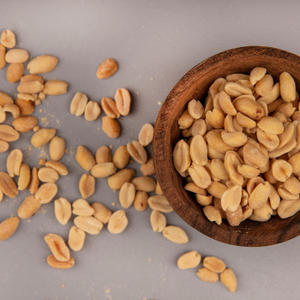 Cacahuètes à peau rouge rôties Indian Harvest Morsures d'arachides grillées salées Noix blanchies naturelles Approvisionnement en vrac de source indienne - Product Image 1