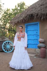 Nueva llegada Ropa Étnica atractiva de moda rayón Lehenga Choli & Koti con costura de volante estándar Trabajo Mujer moda - Product Image 6