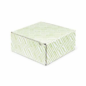 Boîte rigide carrée personnalisée FRANK 28x28x9 cm - Matériaux recyclés, finition brillante ou mate, gaufrage - Product Image 1