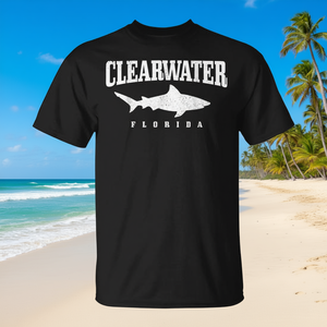 Camiseta Clearwater Florida Shark con diseño vintage, equipo de natación y buceo - Product Image 3