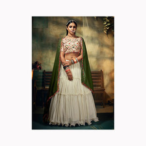 Nouvel arrivage de Lehenga Choli en soie à motifs floraux pour femmes, ensemble de robes longues de demoiselles d'honneur, style pakistanais, style indien à motifs floraux - Product Image 2