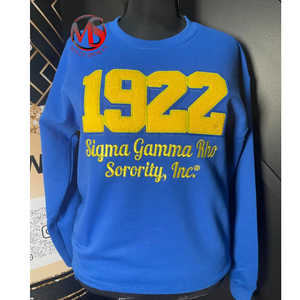 Nouveau à la mode femmes sweats bas ourlet col rond Sigma Gamma Rho sororité manches longues Chenille broderie attirail - Product Image 1
