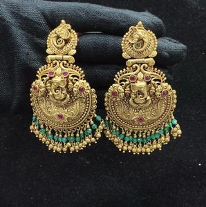 Pendientes Étnicos de Primera Calidad Chapados en Oro con Acabado Antiguo, Estilo Tradicional, Colecciones para Bodas, para Mujeres y Niñas - Product Image 1