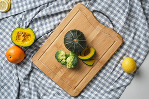 Planche à découper en bambou pour la cuisine avec poignée, plateau en bois pour fruits et aliments, pour couper le steak et le pain - Product Image 2