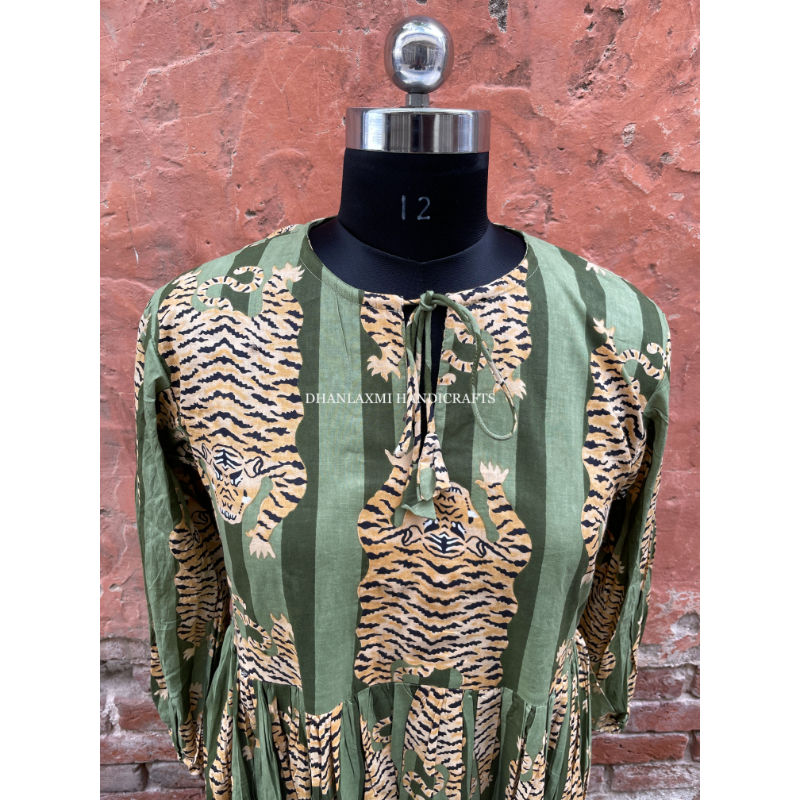 สีเขียว