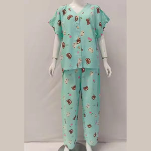 Pyjama élégant en rayonne pour l'été Vêtements de nuit à col en V avec fermeture à taille élastique Pantalon long et manches courtes pour le printemps - Product Image 1