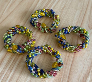 Pier One ronds de serviette perlés en verre ensemble coloré de 4 Boho multicolore - Product Image 2