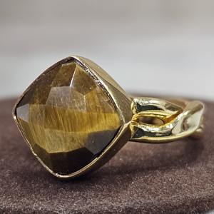 925แหวนเงินแท้แบบแฮนด์เมดดีไซน์แบบวินเทจไม่เหมือนใครทำจากธรรมชาติรองตัดตาเสือพลอยชุบทอง IGI สำหรับงานแต่งงาน - Product Image 3