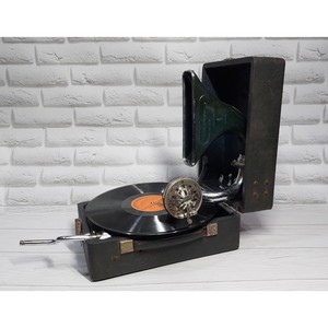 Gramófono Fonógrafo con Bocina, Reproductor Antiguo Vintage, Caja Funcional con Sonido, Regalo Artesanal - Product Image 1