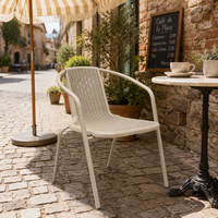 Chaise de jardin empilable en plastique PP avec structure en fer pour événements extérieurs, terrasses et cafés - Vente en gros