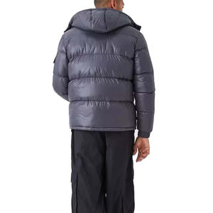 เสื้อแจ็คเก็ตพัฟเฟอร์ผู้ชายแบบโอเวอร์ไซส์สำหรับฤดูหนาว แบบขายส่ง สั่งทำได้ พร้อมดีไซน์คอตั้งแบบมีฮู้ด ระบายอากาศได้ดีและแห้งเร็ว ผลิตจากผ้าฝ้ายผสม - Product Image 2