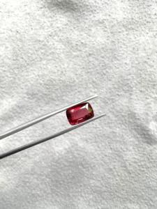 สปินเนลเบาะธรรมชาติสีแดง5.11กะรัตหินที่ผ่านการรับรองคุณภาพสูงสำหรับการทำเครื่องประดับอัญมณีธรรมชาติ - Product Image 3