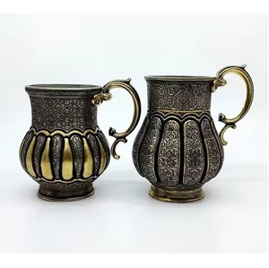 Tasse au look royal en argent fabriquée à la main avec finition polie idéale pour les bars de cuisines élégantes et les collections de cadeaux - Product Image 3