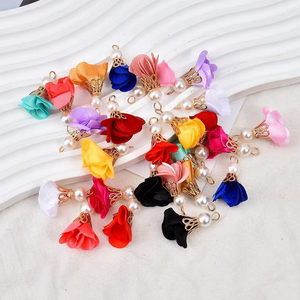 จี้พู่ห้อยประดับมุกเทียมรูปดอกไม้ขนาดเล็กทำมือ พร้อมฝาโลหะ สำหรับทำเครื่องประดับ DIY ต่างหู สร้อยข้อมือ จี้กระเป๋า - Product Image 3