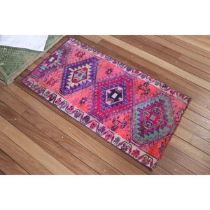 พรมตุรกีโบราณขนาดเล็ก Herki 2.3x4.3 ฟุต สีชมพูลายเรขาคณิต - Product Image 2