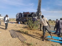 Foreuse rotative DTH Cum à roche dure super forte de 300 mètres à vendre pour le forage de puits d'eau