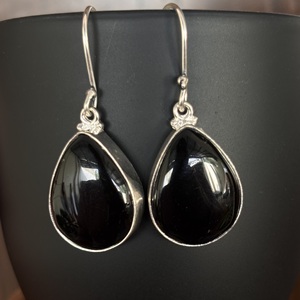 Pendientes Largos de Ónix Negro Estilo Bohemio al por Mayor, Fabricados en Latón con Baño de Plata de Ley, Pendientes Largos de Moda - Product Image 2