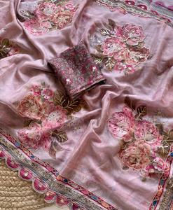 ผ้าส่าหรีไหมเทบบี้เนื้อนุ่มทันสมัยสำหรับผู้หญิง ออกแบบโดยดีไซเนอร์ชาวอินเดีย พร้อมลายพิมพ์ดิจิทัลและงานปักเลื่อมทั่วผ้า - Product Image 3