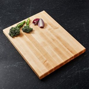 Hermosa tabla de cortar de madera con asa para facilitar el transporte, servir y cortar bocadillos, frutas o trozos de queso - Product Image 1