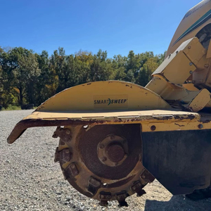 Livraison gratuite SC60TX Broyeur de souches, Moteur diesel CAT Turbo de 60 CV, Roue de coupe de 23 pouces 1330 heures 3500 livres Portée de coupe au-dessus de 27 pouces - Product Image 1