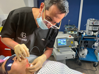 Machine laser à double longueur d'onde GIGAA VELASII 1470nm+980nm pour le traitement des poches sous les yeux, la liposuccion et l'endolifting