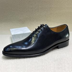 Chaussures brogues en cuir de vachette de haute qualité avec embout renforcé et semelle amortissante, chaussures de bureau pour hommes, chaussures habillées - Product Image 1