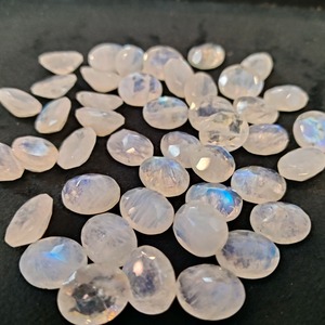 Pierre de lune naturelle de qualité supérieure, taille ovale, 8/10 mm, 4-5 carats, couleur changeante, pour la création de bijoux fins, sertis disponibles, en vente - Product Image 3