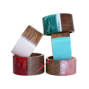 Brazaletes de madera y resina multicolores hechos a mano, joyería para mujer, diseño personalizado elegante para uso diario o de fiesta a la moda - Product Image 5