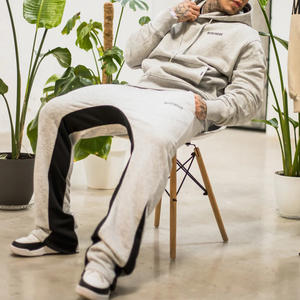 Conjunto de pantalones de chándal acampanados de gran tamaño con logotipo personalizado para hombre, ropa de calle de invierno, servicio de fabricantes, chándal/chándal de talla grande - Product Image 4