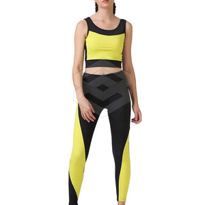 Conjunto de Yoga de mujer transpirable de talla grande Conjunto de Yoga de mujer de alta calidad sin costuras a la venta - Product Image 1