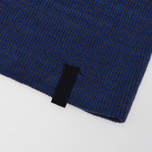 Bonnets en laine de haute qualité, élégants et décontractés pour l'hiver, avec logo de designer personnalisé, bonnets ajustés à prix avantageux en vente - Product Image 6