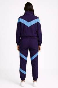 Chaqueta Cortavientos Impermeable y Transpirable de Algodón para Mujer, Talla Grande, con Ajuste Cómodo y Diseño Moderno - Product Image 5