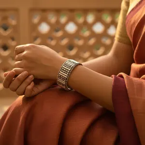 Chevillère géométrique en argent 925 pour femme, bijoux de pied bohème avec plaqué or, pierre en moissanite, matériau en laiton, cadeau - Product Image 2