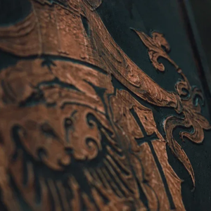 Bouclier médiéval de type Heather avec un blason. - Product Image 4