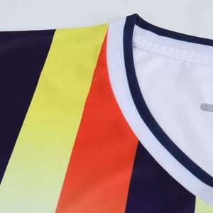 Uniforme de football Best-seller Uniforme football Logo personnalisé Ensemble grande taille respirant unisexe pour les sports d'été - Product Image 1