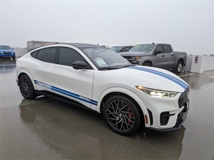 Ford Mustang Mach-E Premium 2021 USADO MÁS VENDIDO, Eléctrico, Volante a la Izquierda, Caja de Cambios Manual, Techo Panorámico, Asientos de Cuero - Product Image 3