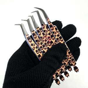 Pinces à cils en acier inoxydable les plus vendues, légères, durables, anti-magnétiques, de haute qualité, emballage personnalisé - Product Image 1