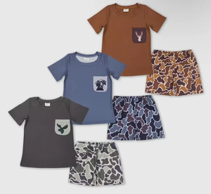Vêtements pour enfants en gros, ensembles de shorts à manches courtes marron avec poche camouflage - Product Image 1