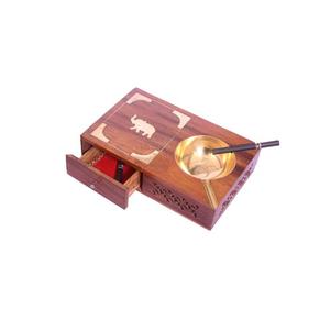 Cendrier nautique élégant en bois et en laiton avec artisanat fait à la main améliorant la beauté des espaces de décoration maritime - Product Image 2