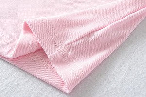 Camiseta de Moda para Mujer de Manga Corta, Nueva, con Hombro Asimétrico, Decoración sin Tirantes, Diseño Plisado, Estilo Dulce y Liso - Product Image 4