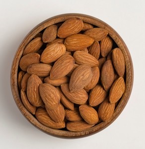 Amandes de qualité supérieure pour mélanges de noix, régimes sains, barres énergétiques et smoothies, disponibles au meilleur prix du marché. - Product Image 6